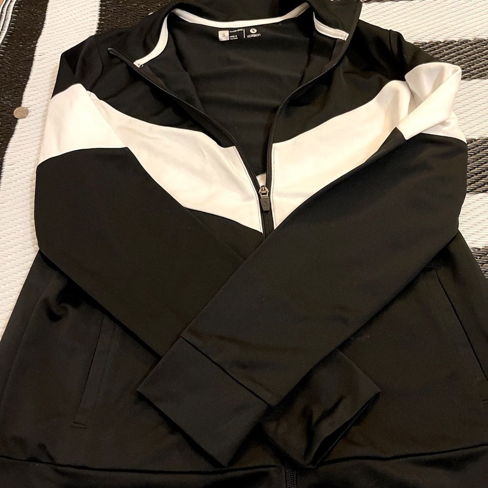 Xersion small zip up jacket